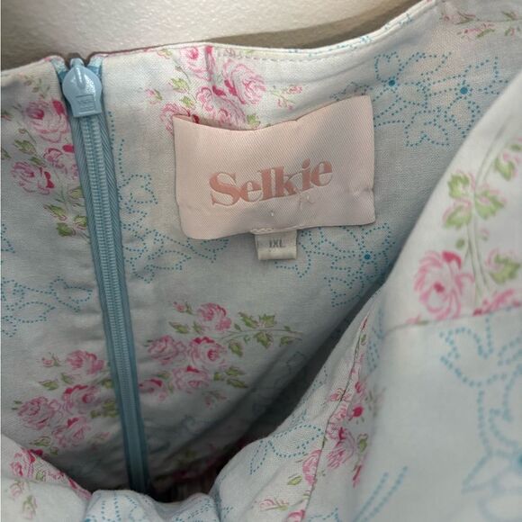 Selkie The South of France Gown - Picture 9 of 9